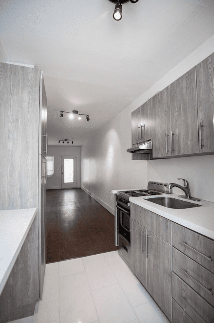 Miami Beach Apartment: 1044 Pennsylvania Ave