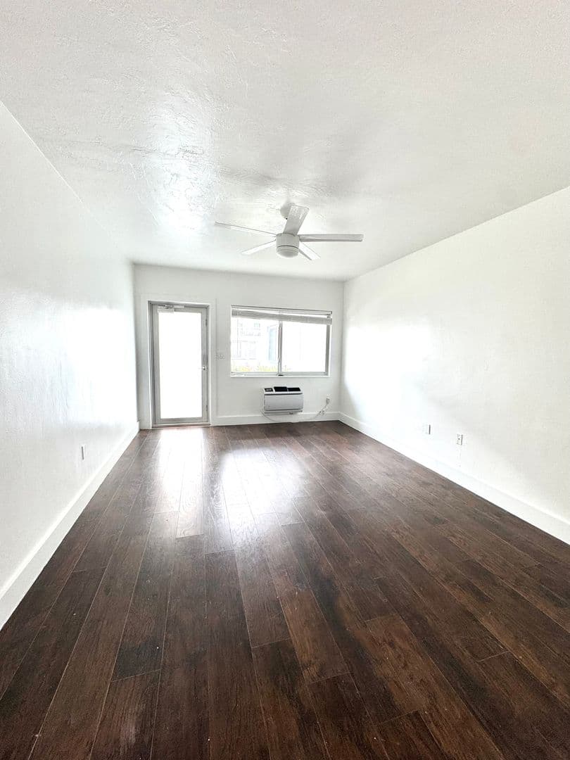 Miami Beach Apartment: 1035 9th St