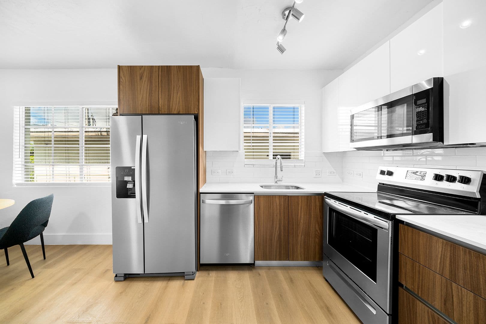Miami Beach Apartment: 940 Jefferson Ave
