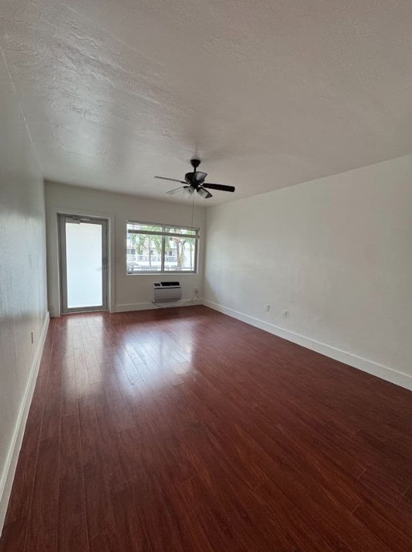 Miami Beach Apartment: 1035 9th St