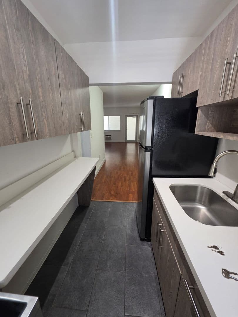Miami Beach Apartment: 1035 9th St