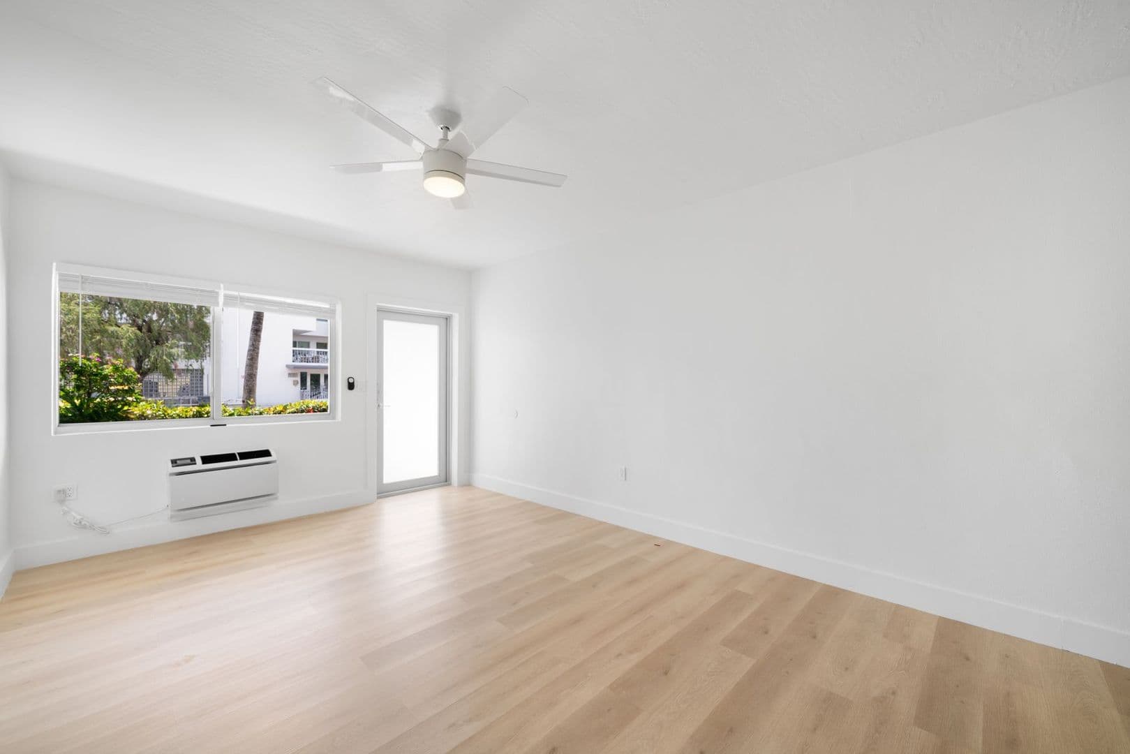 Miami Beach Apartment: 1035 9th St