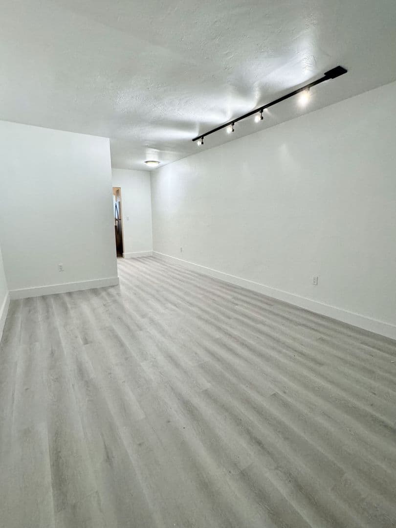 Miami Beach Apartment: 1035 9th St