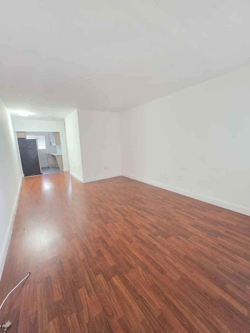 Miami Beach Apartment: 1035 9th St