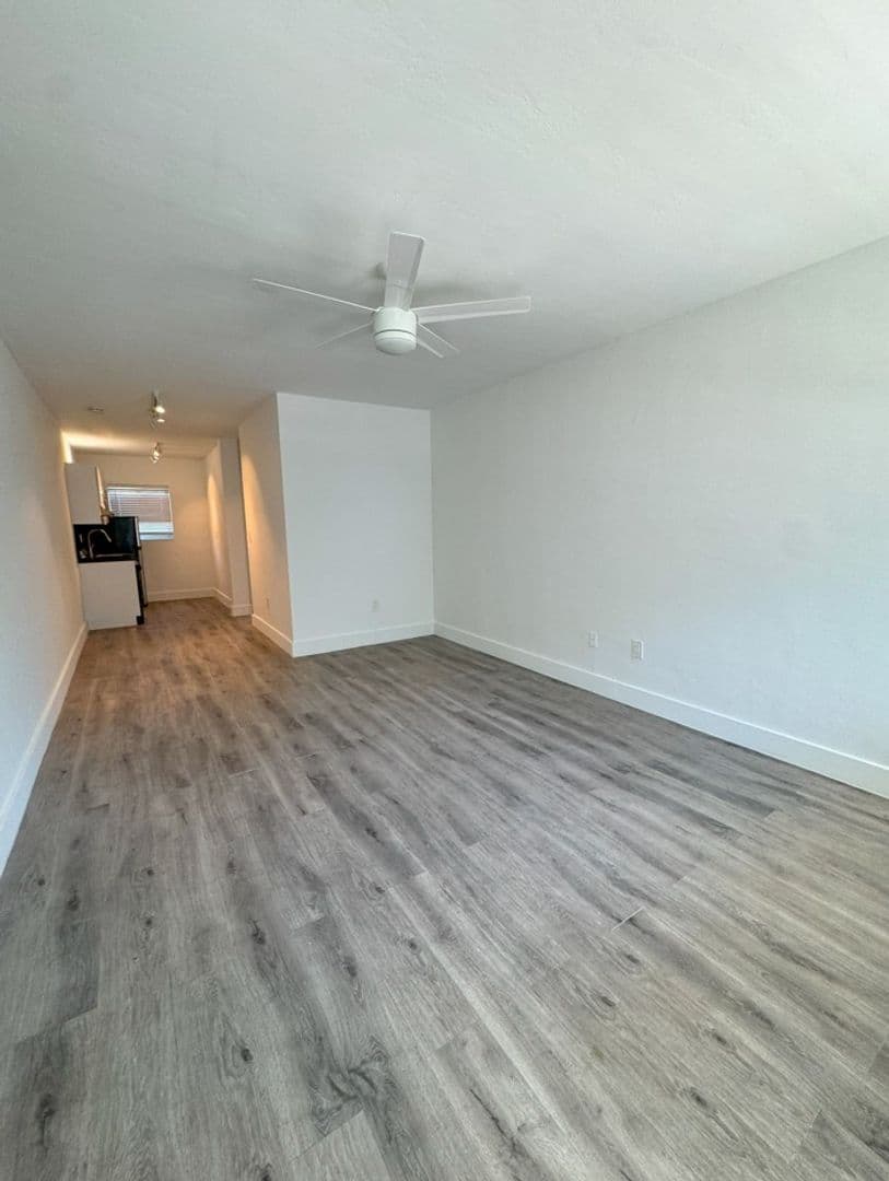 Miami Beach Apartment: 1035 9th St