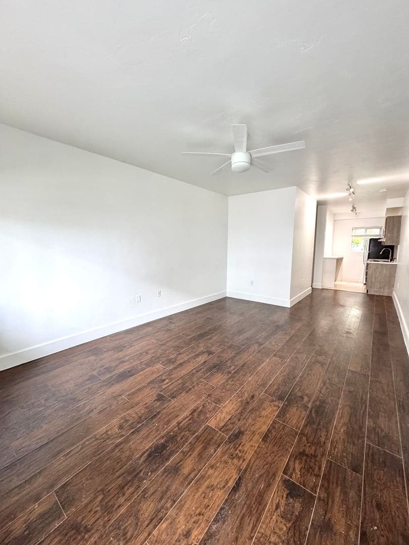 Miami Beach Apartment: 1035 9th St
