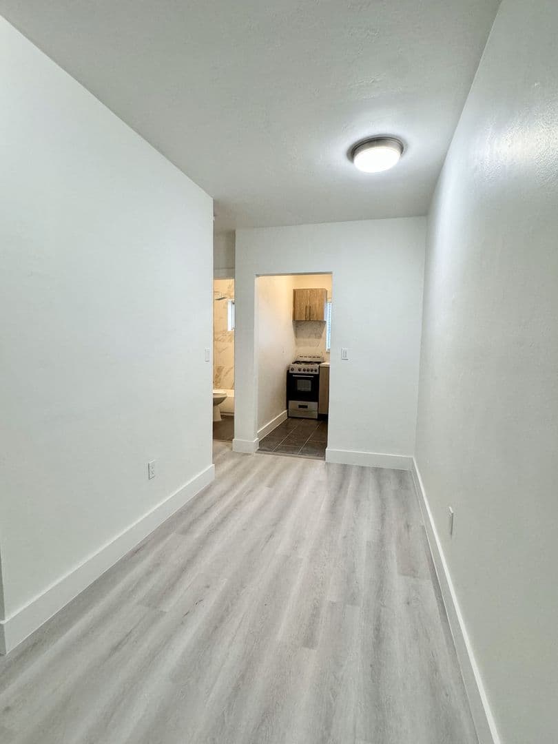 Miami Beach Apartment: 1035 9th St