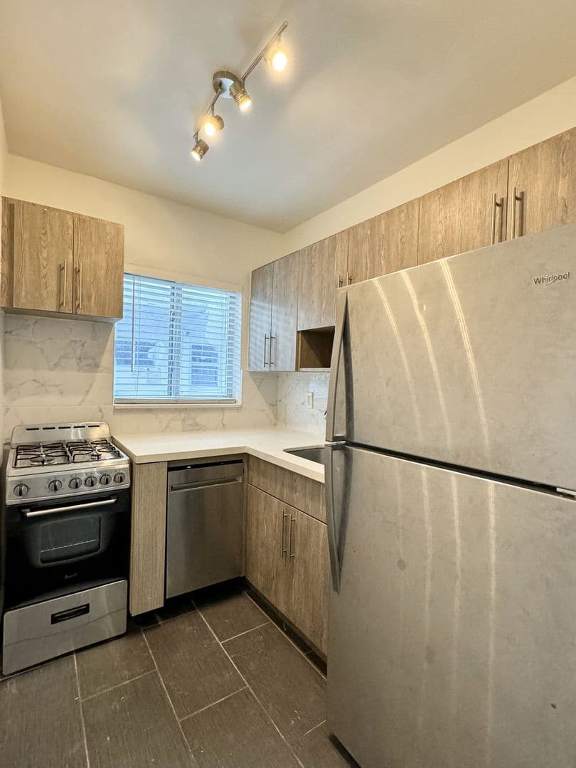 Miami Beach Apartment: 1035 9th St