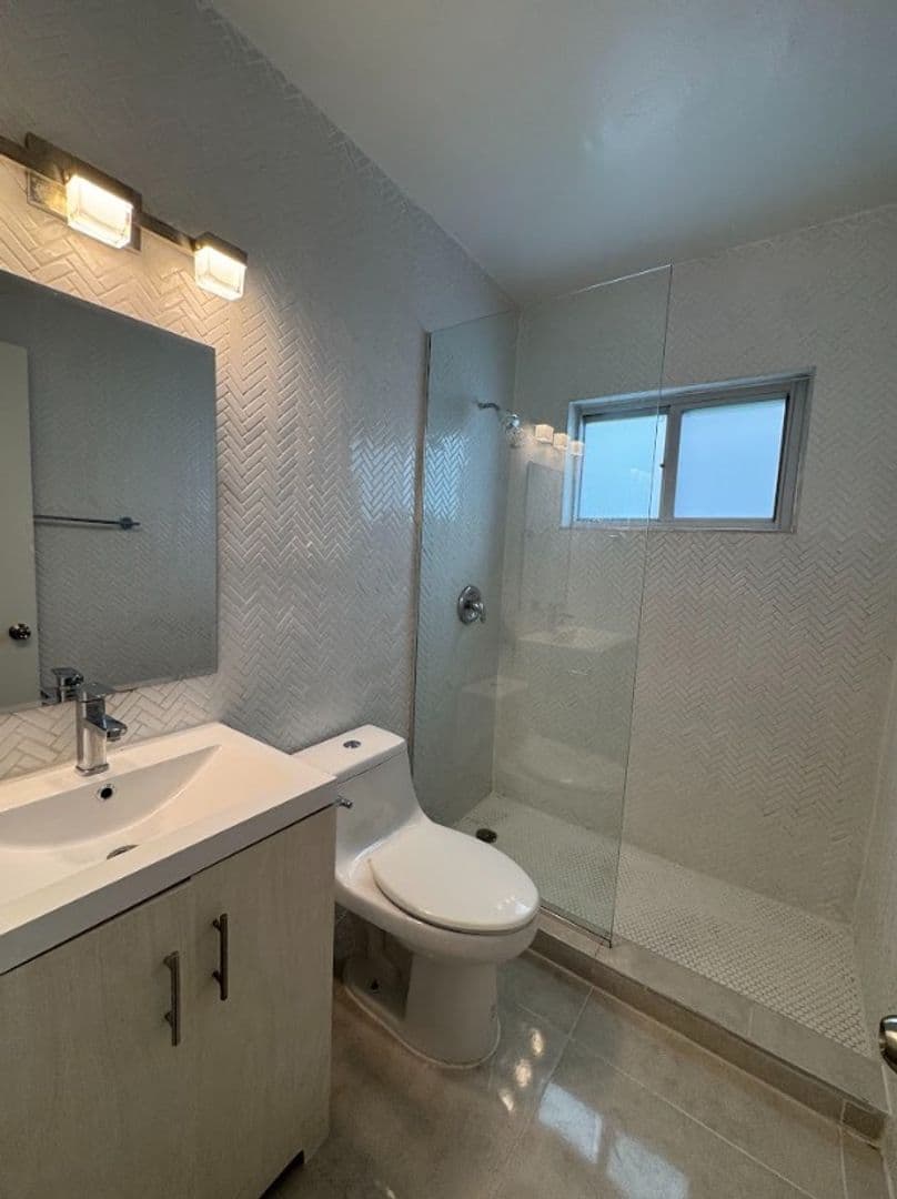 Miami Beach Apartment: 1035 9th St