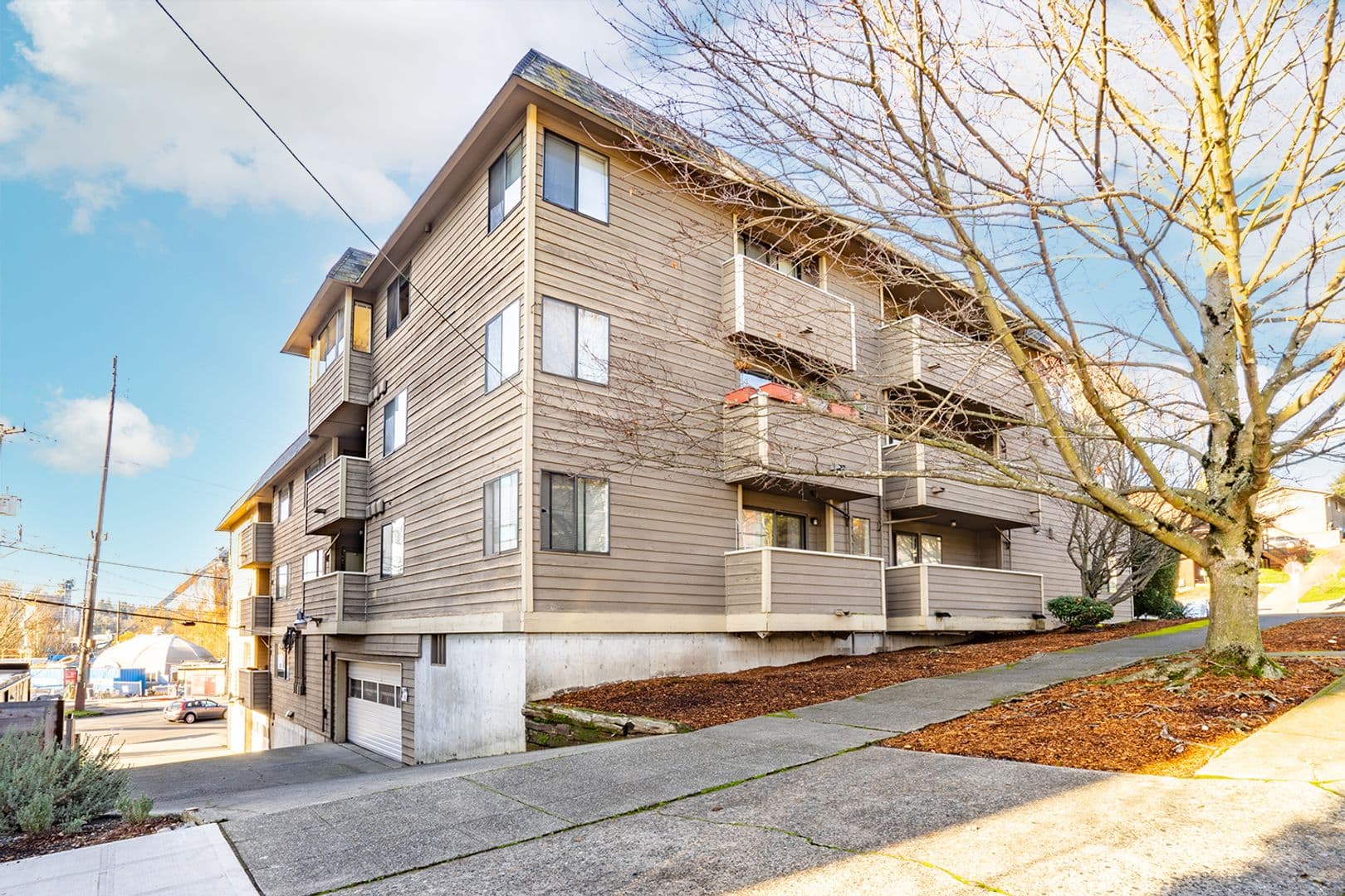 Seattle Apartment: 201 NW 39th St