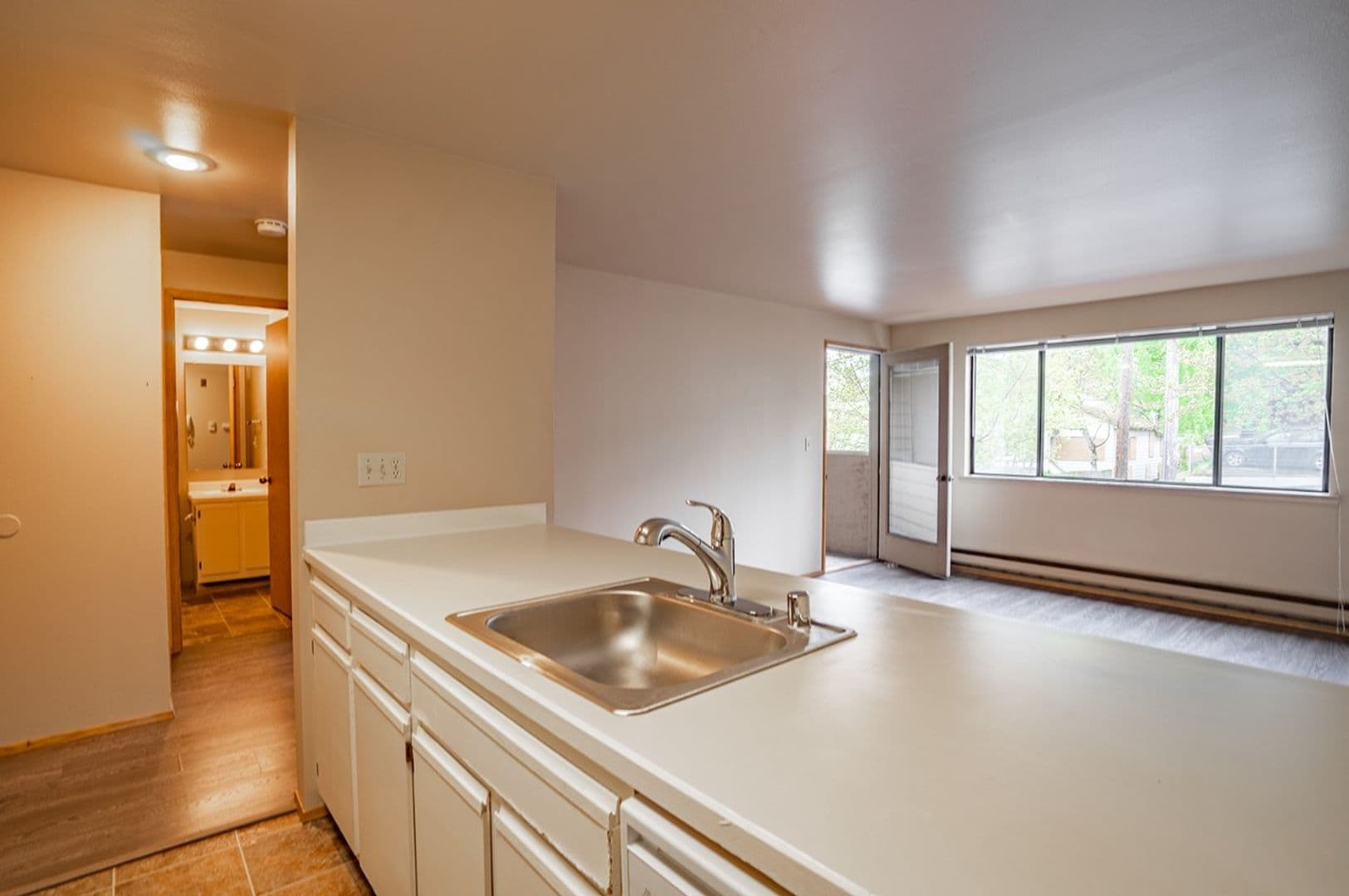 Seattle Apartment: 201 NW 39th St
