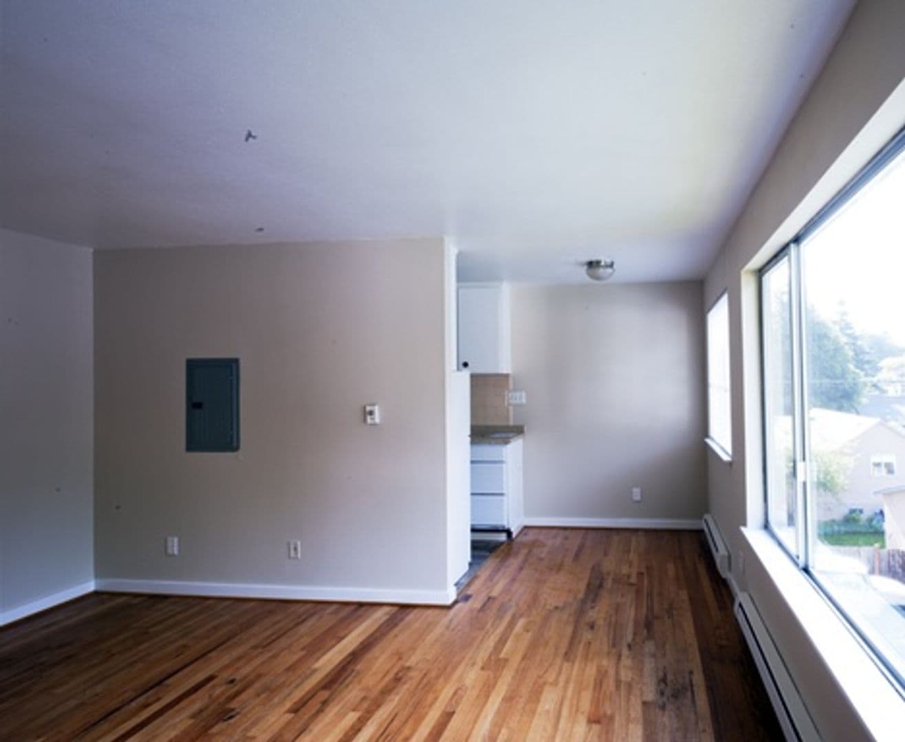 Seattle Apartment: 7700 12th Ave SW