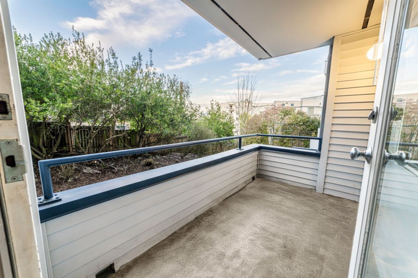 Seattle Apartment: 3230 SW Avalon Way