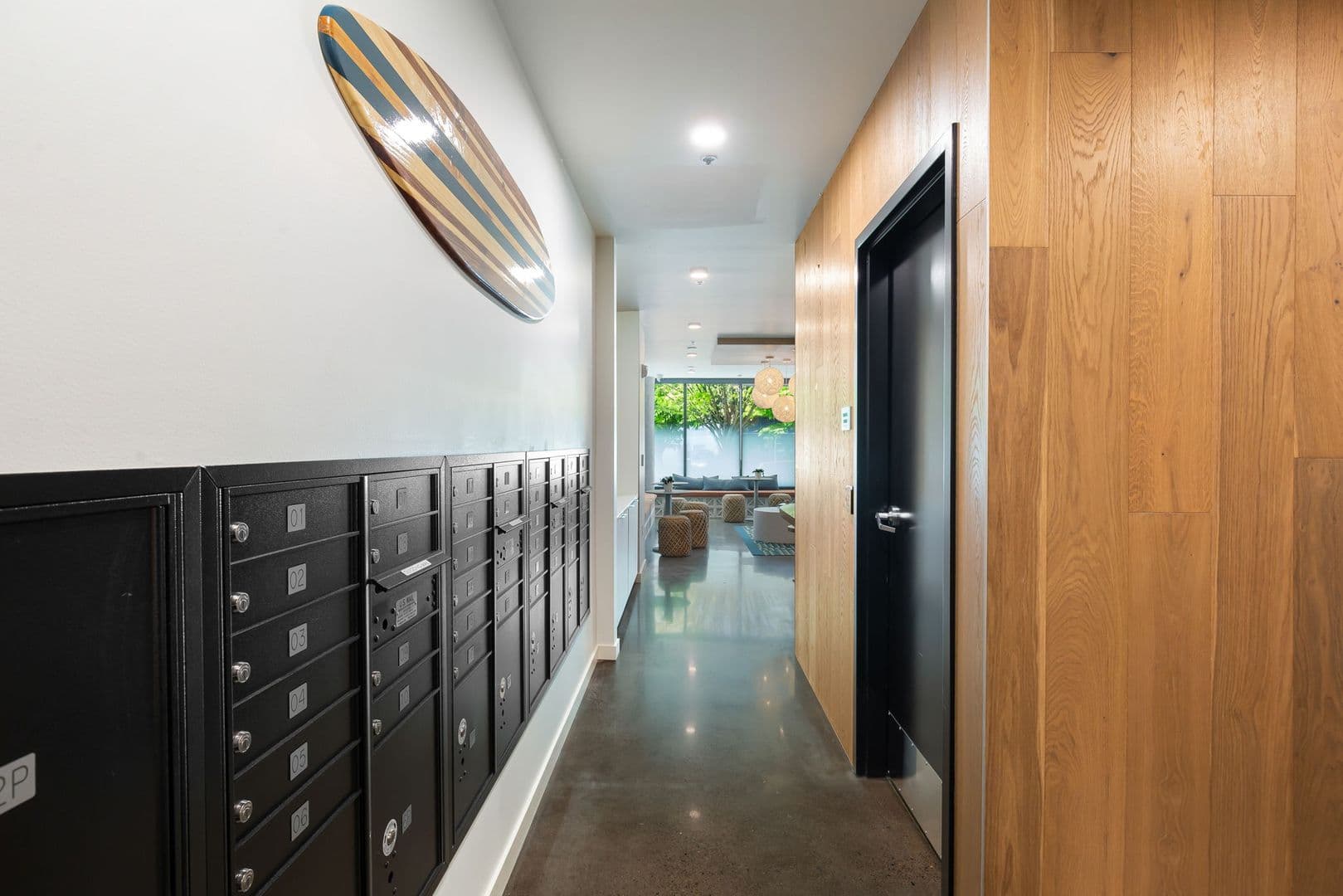 Seattle Apartment: 404 16th Ave S
