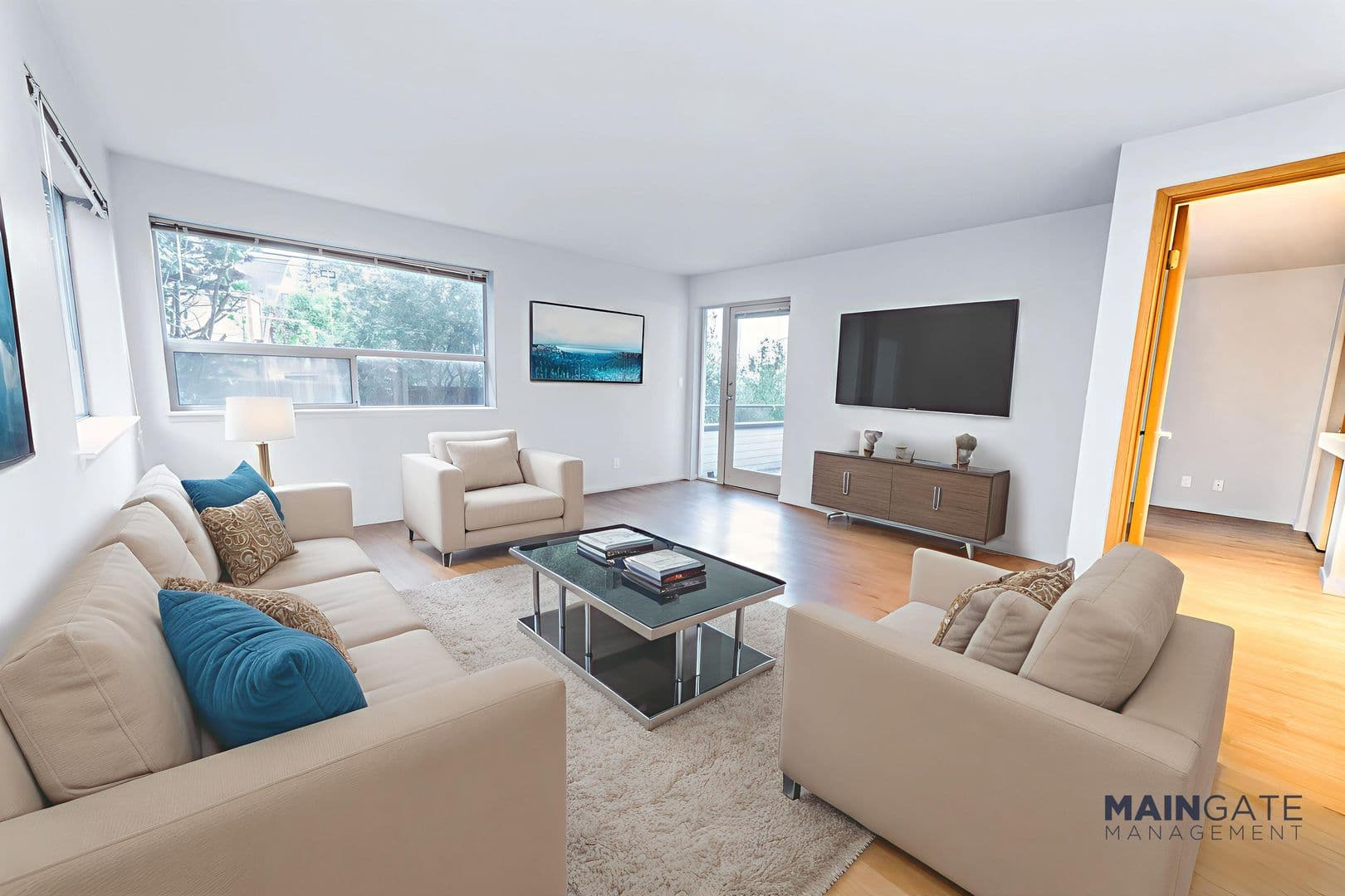 Seattle Apartment: 3230 SW Avalon Way