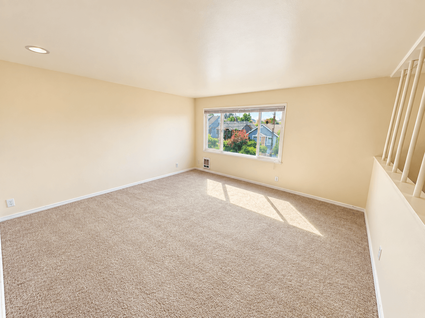 Seattle Apartment: 7500 6th Ave NW
