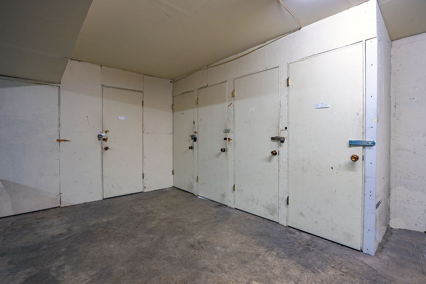 Seattle Apartment: 201 NW 39th St