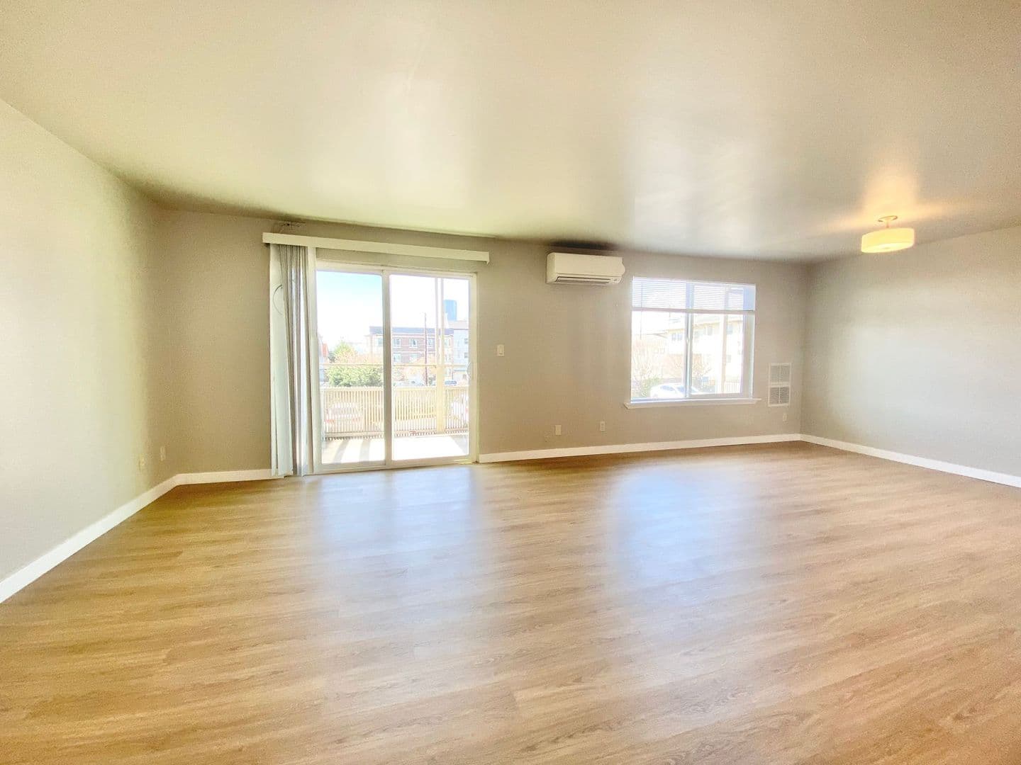 Seattle Apartment: 119 19th Ave