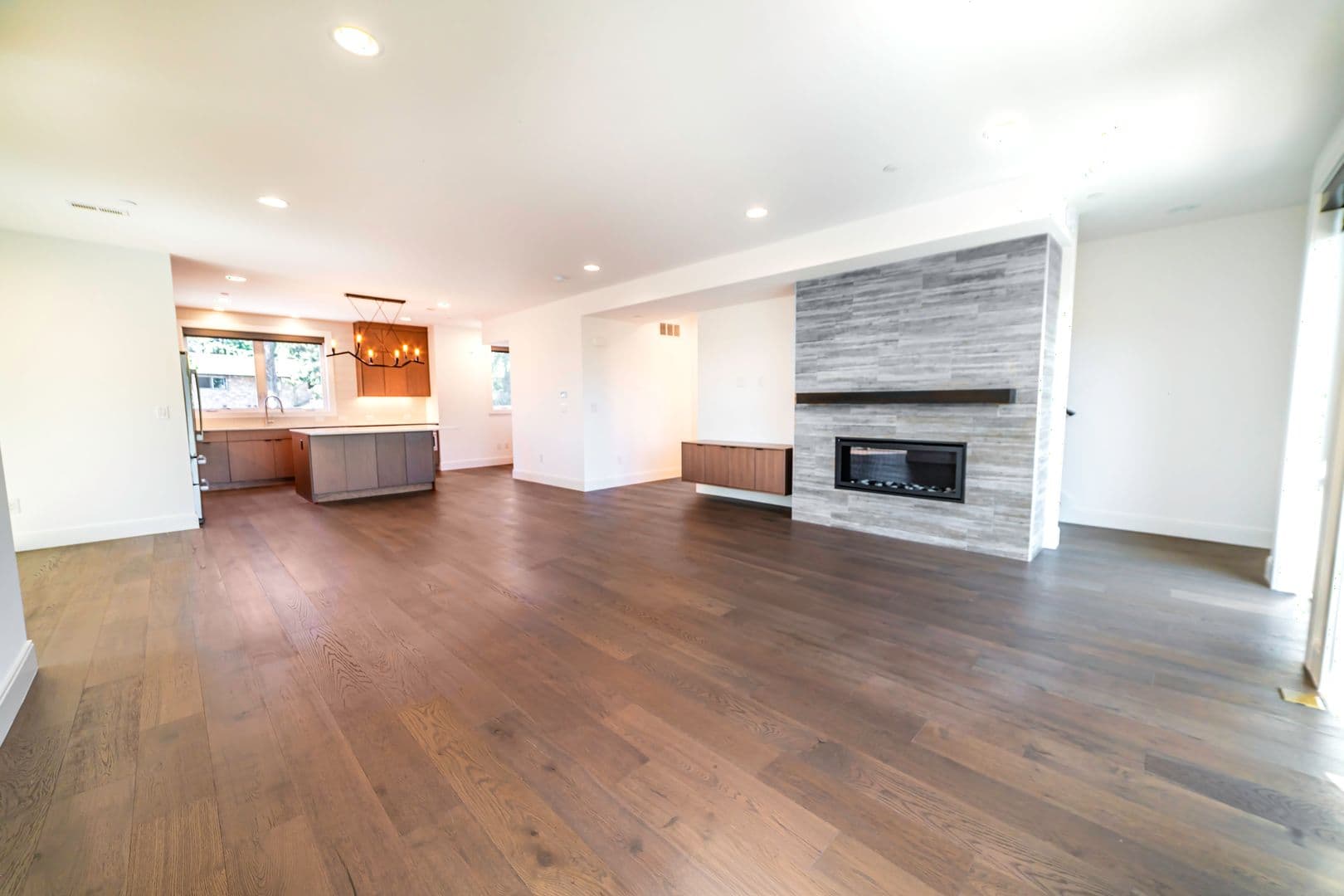 Bellevue Apartment: 135 100th AVE NE