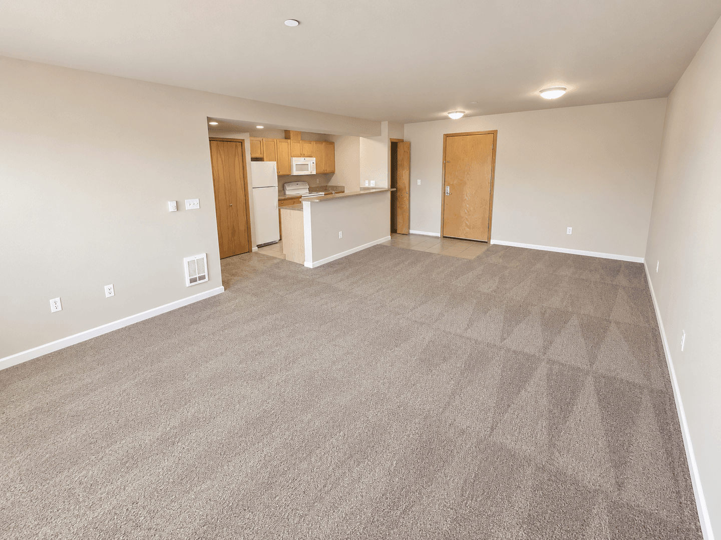 Seattle Apartment: 12317 15th Ave NE