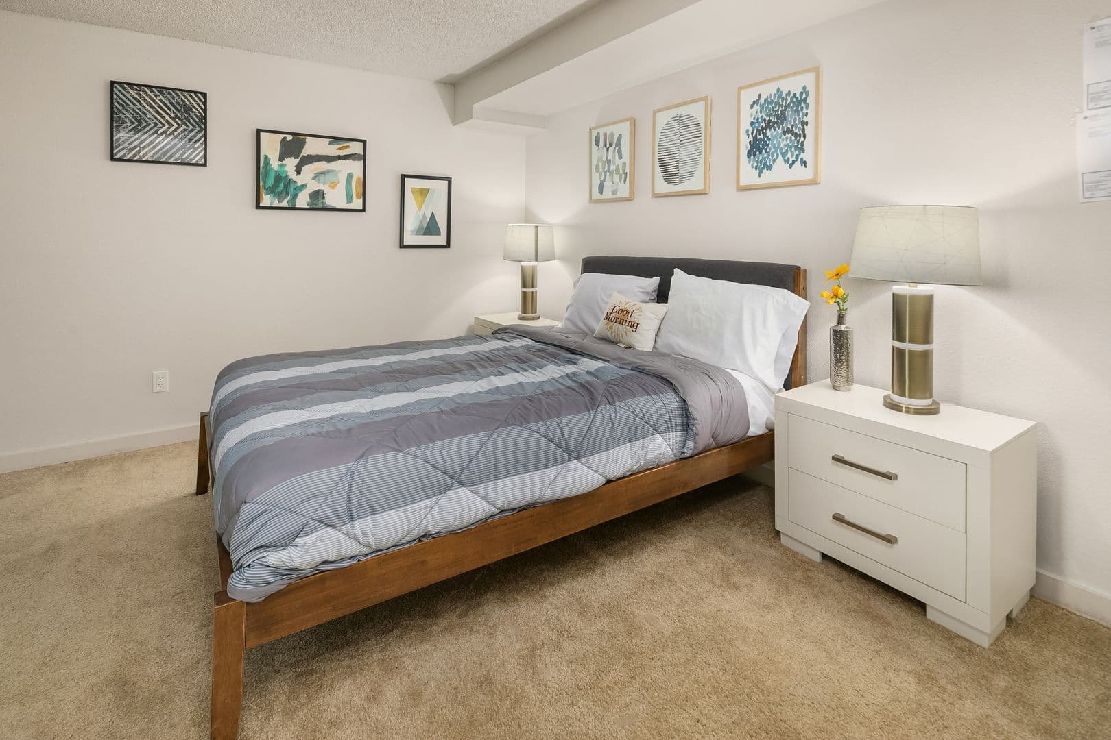 Shoreline Apartment: 16100 Linden Ave N