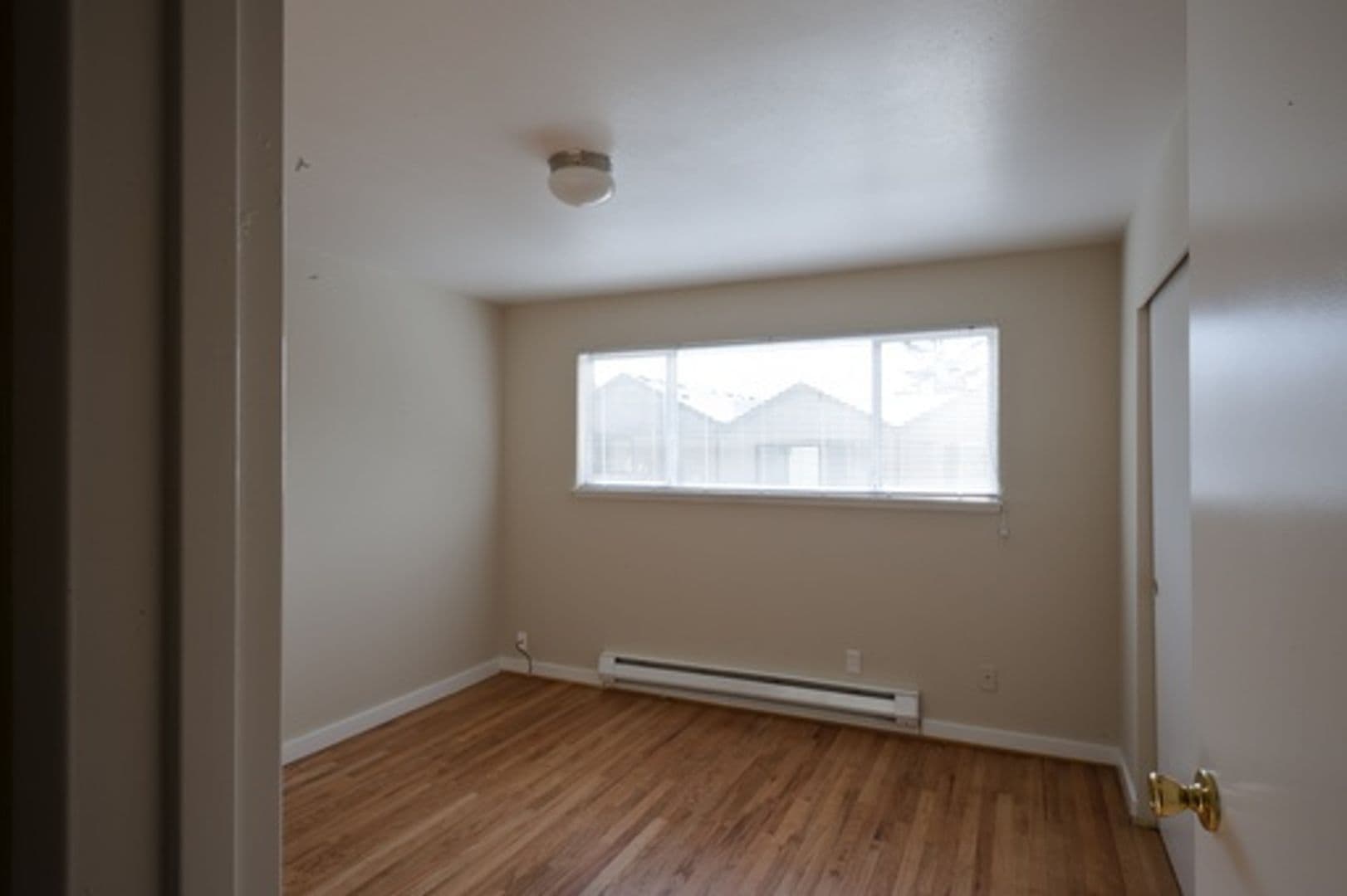 Seattle Apartment: 7700 12th Ave SW