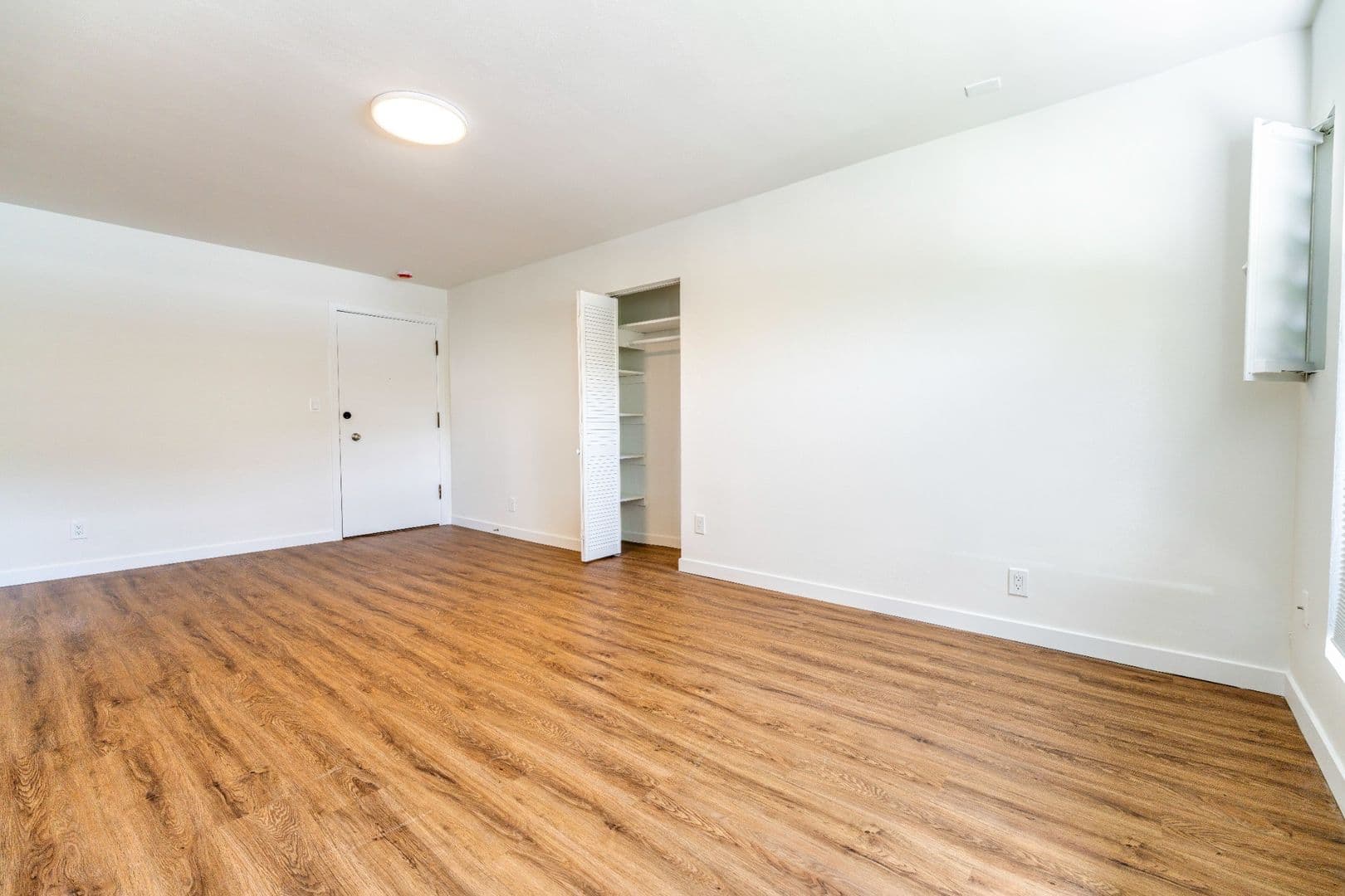 Seattle Apartment: 2012 43rd Ave E
