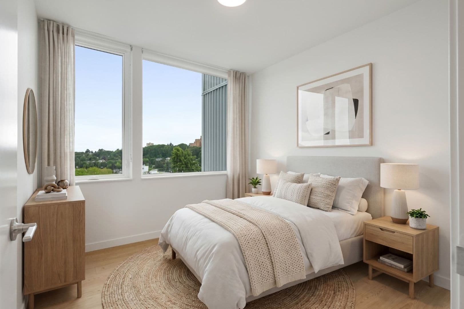 Seattle Apartment: 404 16th Ave S