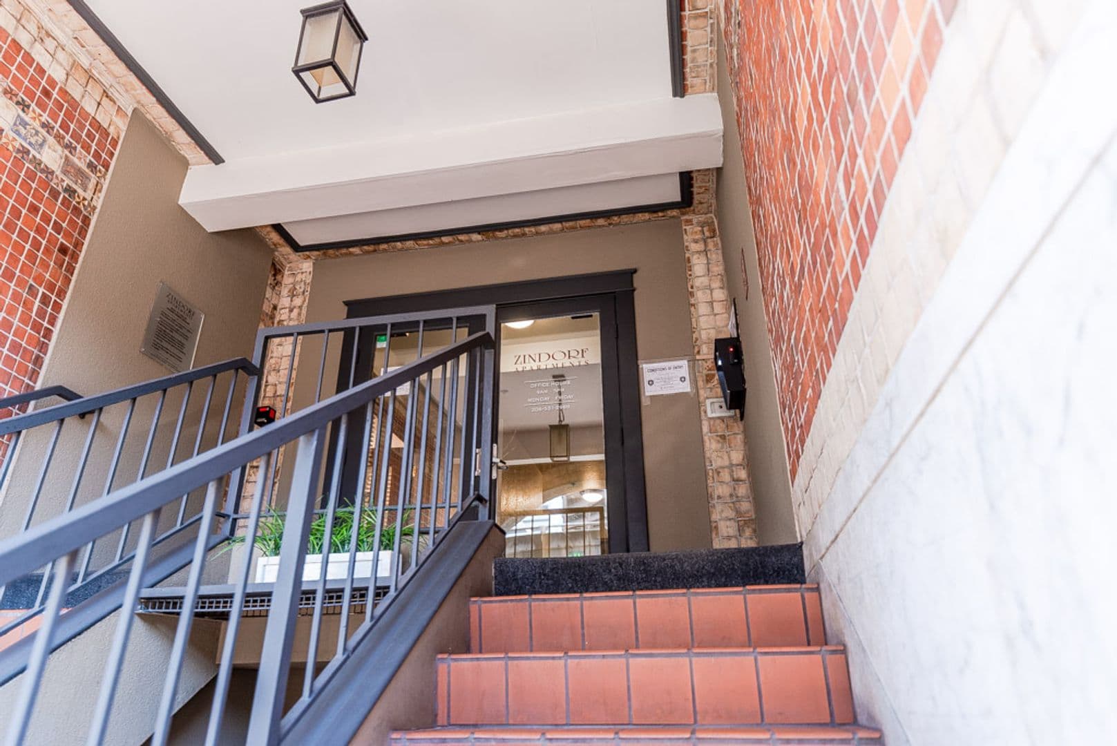 Seattle Apartment: 714 7th Ave