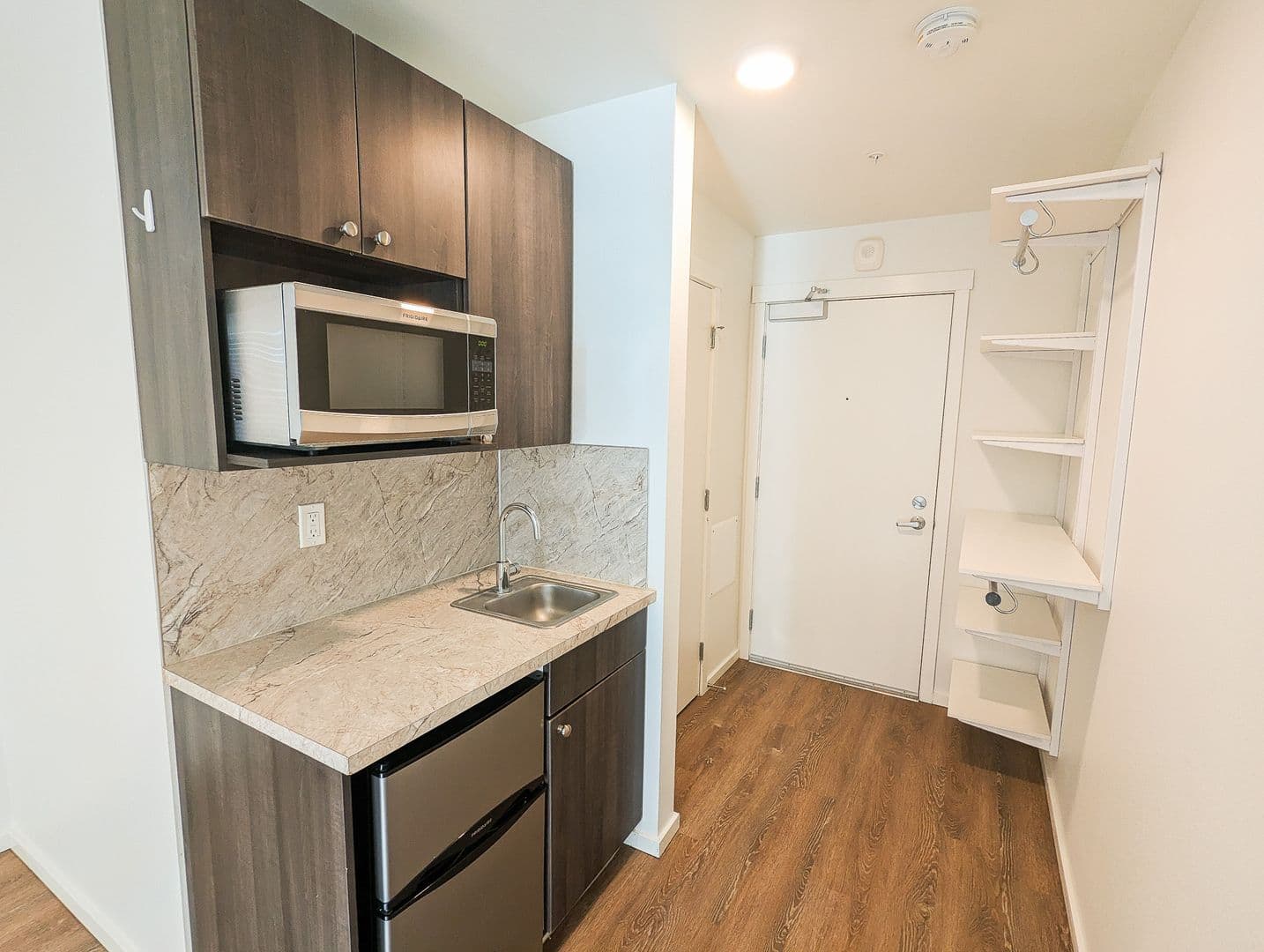 Redmond Apartment: 16210 NE 80th St