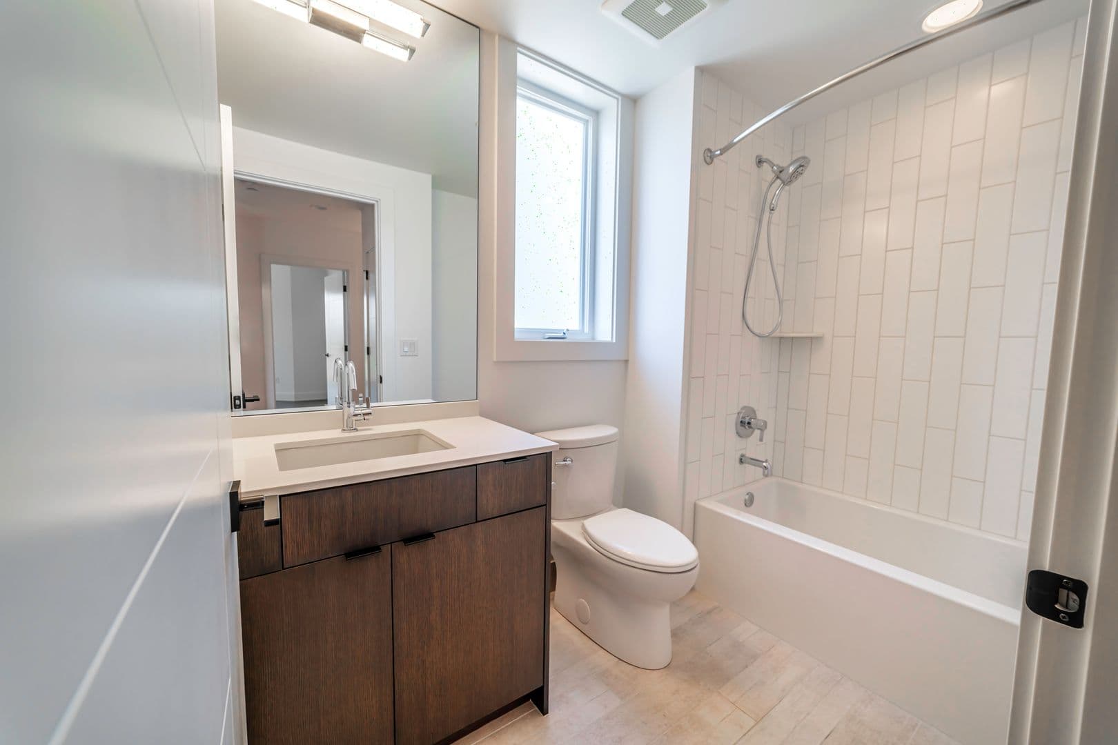 Bellevue Apartment: 135 100th AVE NE
