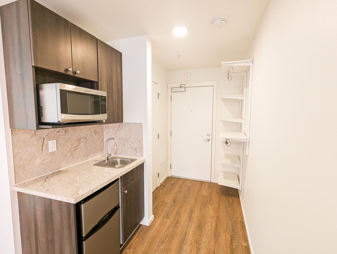Redmond Apartment: 16210 NE 80th St