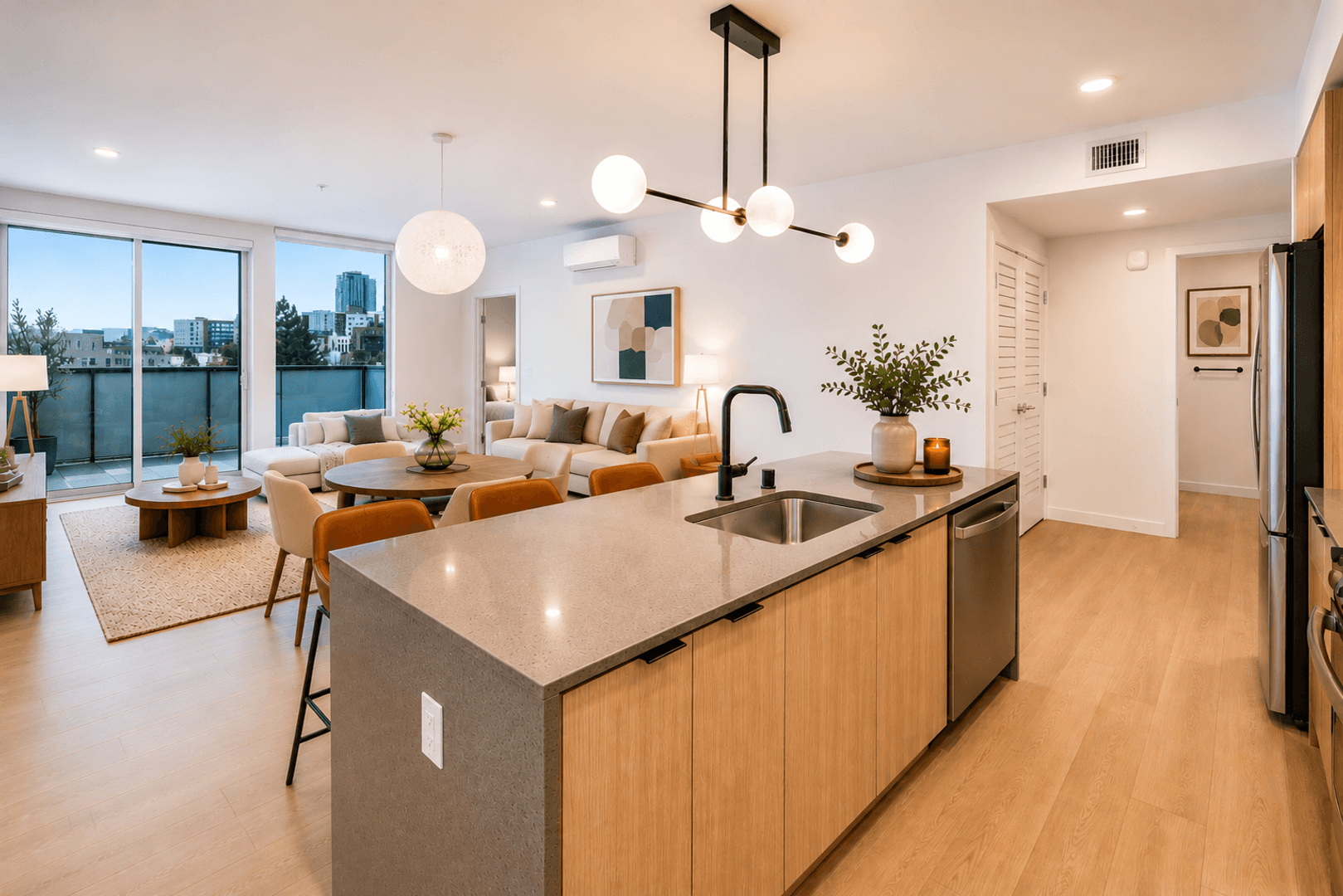 Seattle Apartment: 404 16th Ave S