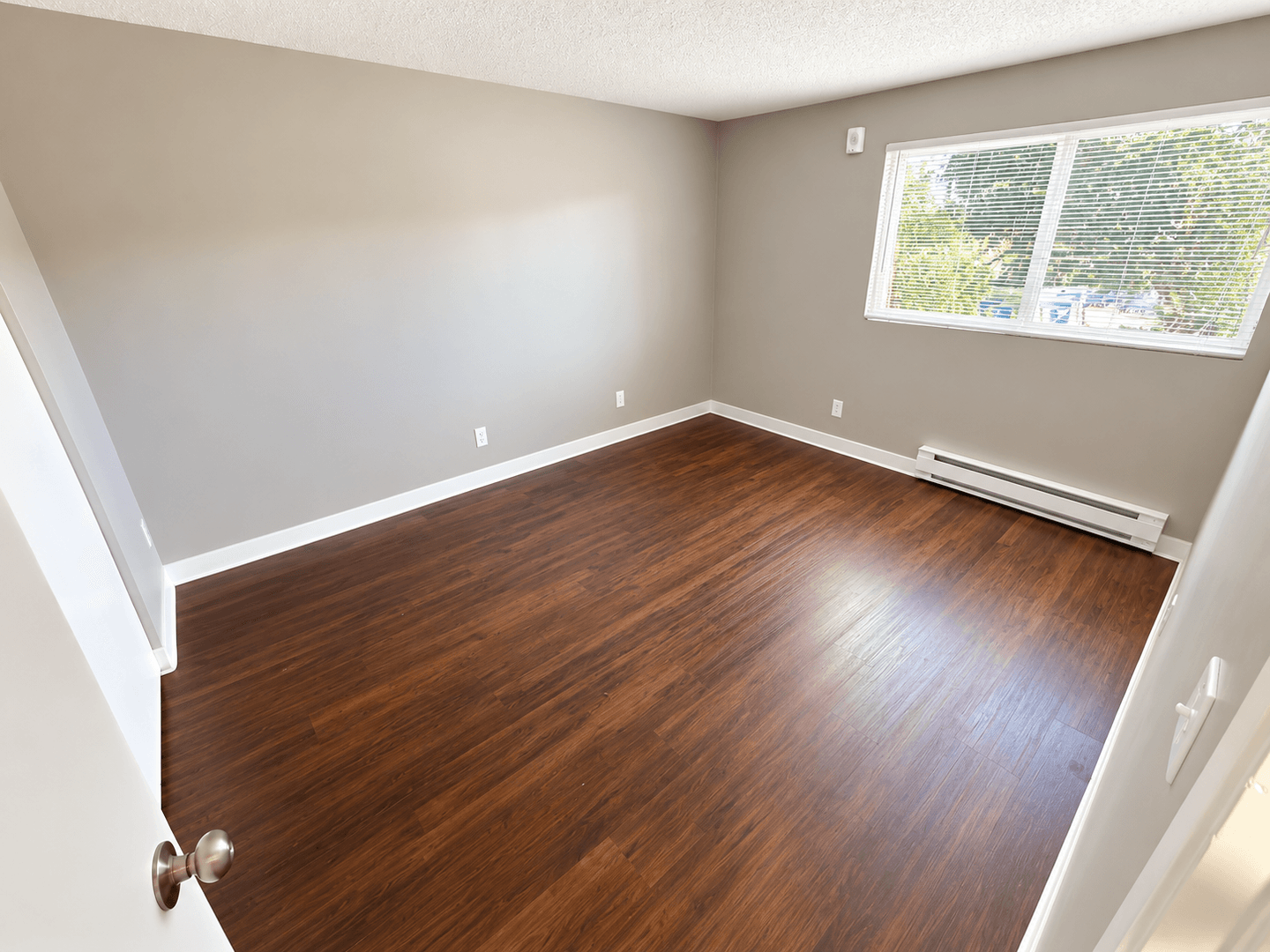 Bellevue Apartment: 13001 SE 28th PL