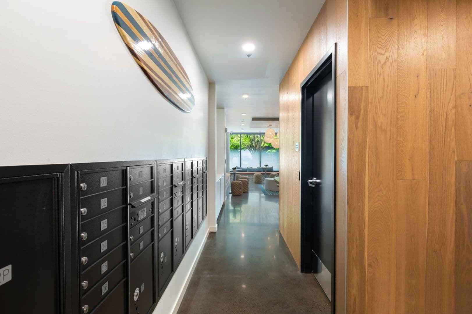 Seattle Apartment: 404 16th Ave S