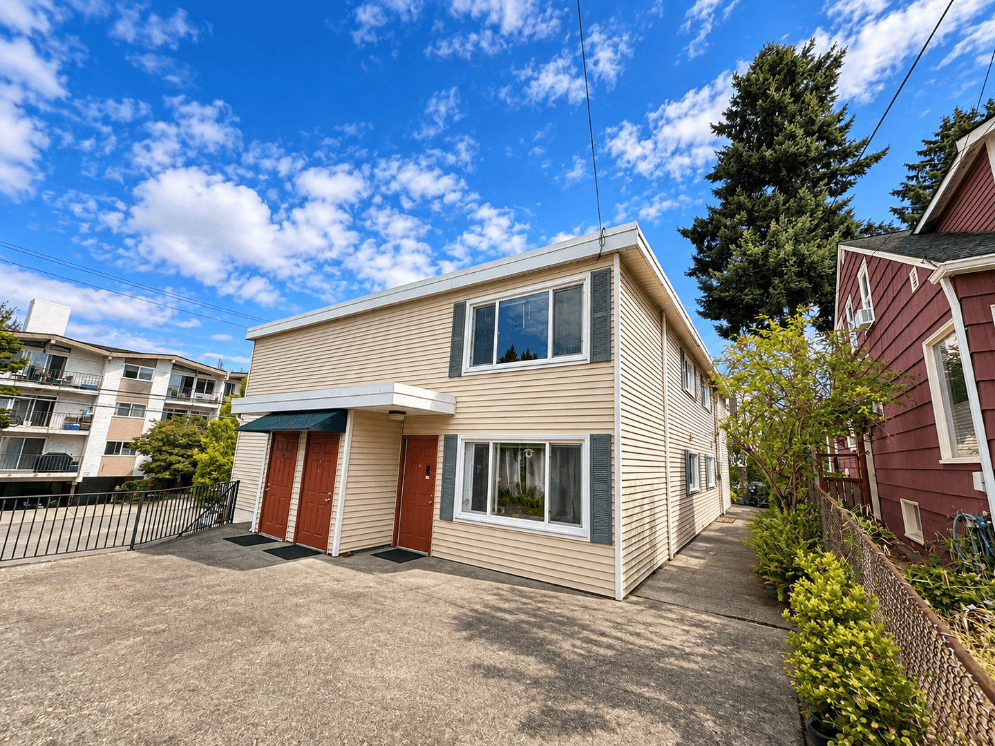 Seattle Apartment: 7500 6th Ave NW