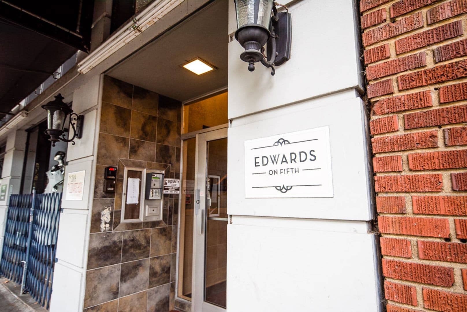 Seattle Apartment: 2619 5th Ave