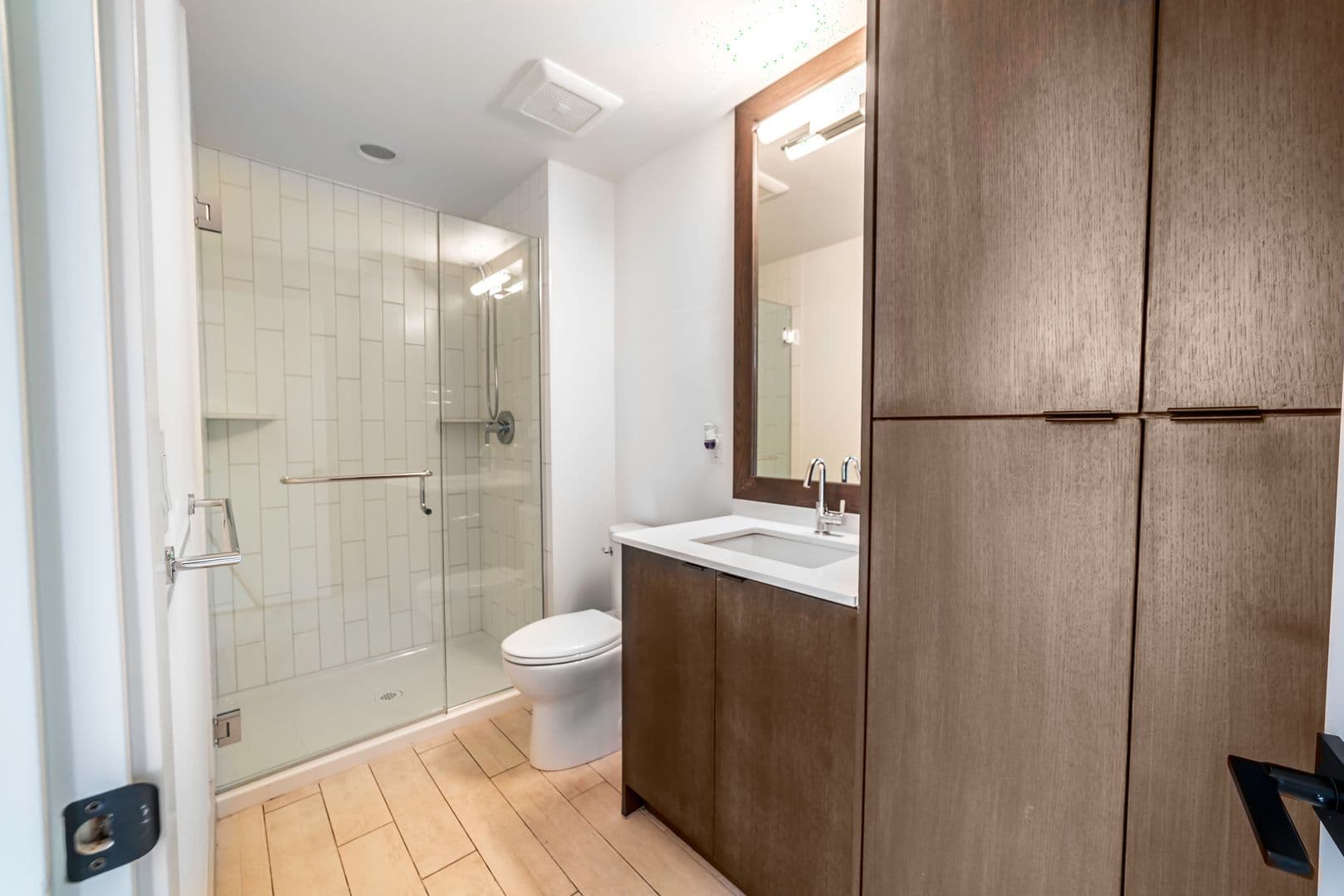 Bellevue Apartment: 135 100th AVE NE