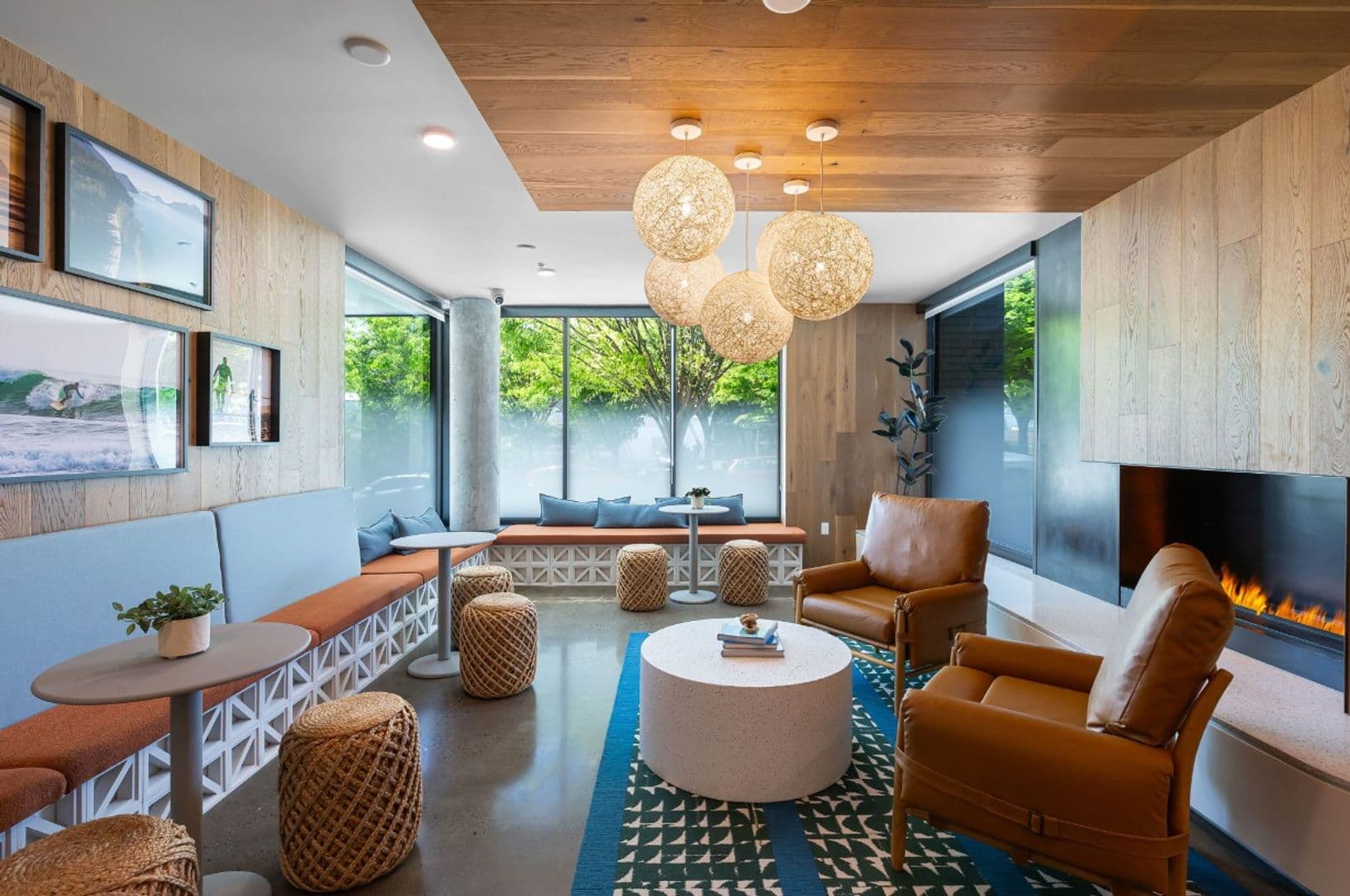 Seattle Apartment: 404 16th Ave S