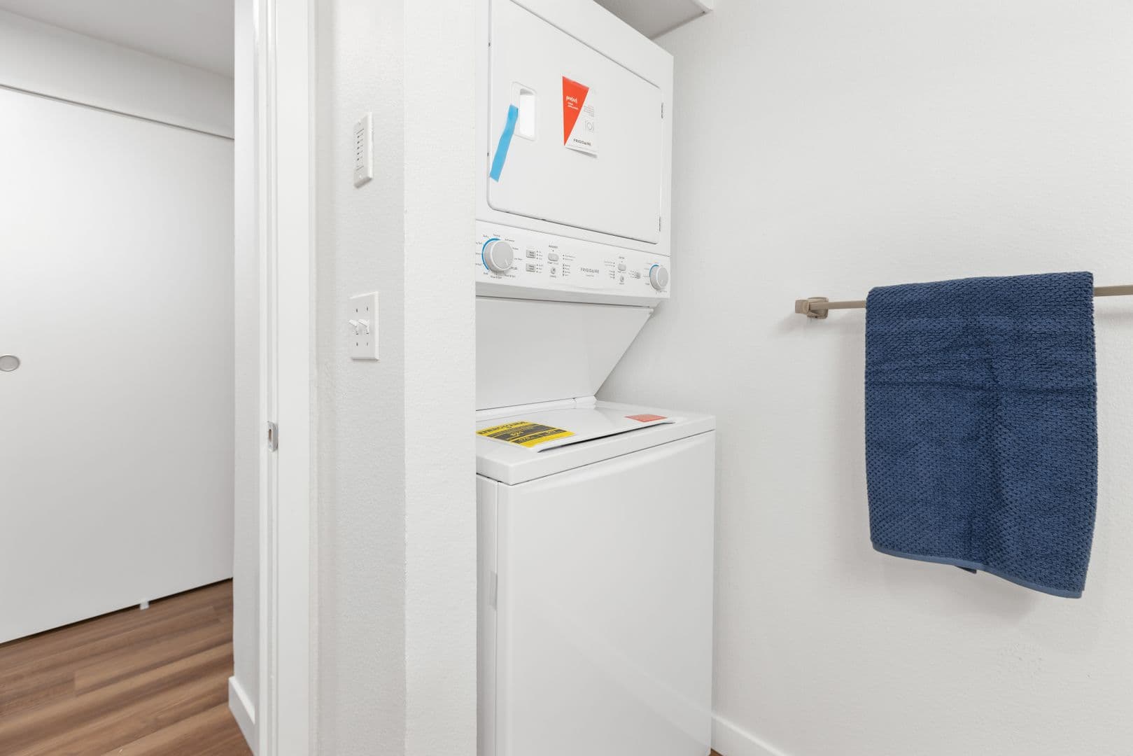 Bellevue Apartment: 11115 NE 2nd St