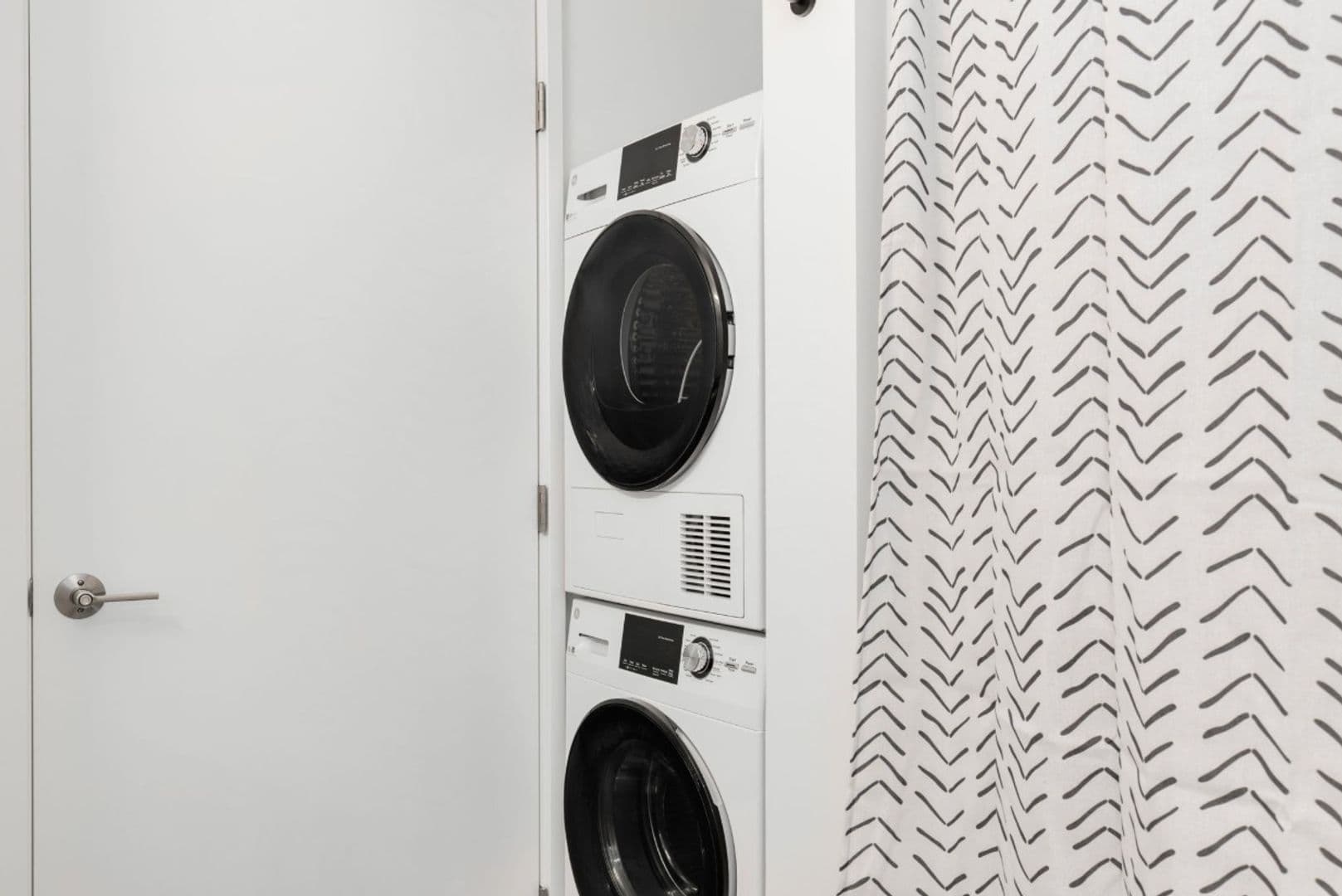 Seattle Apartment: 1208 E Remington Ct