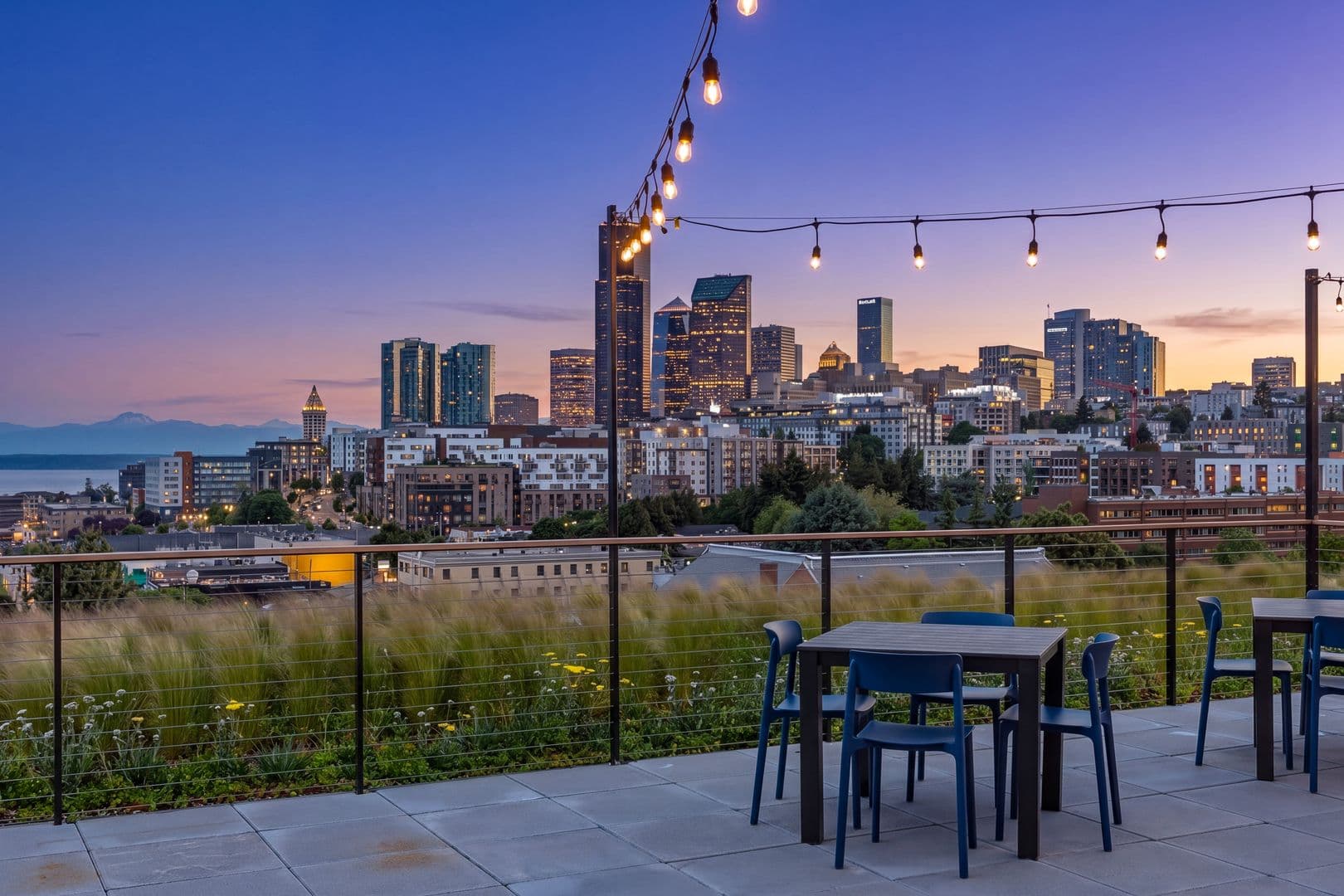 Seattle Apartment: 404 16th Ave S