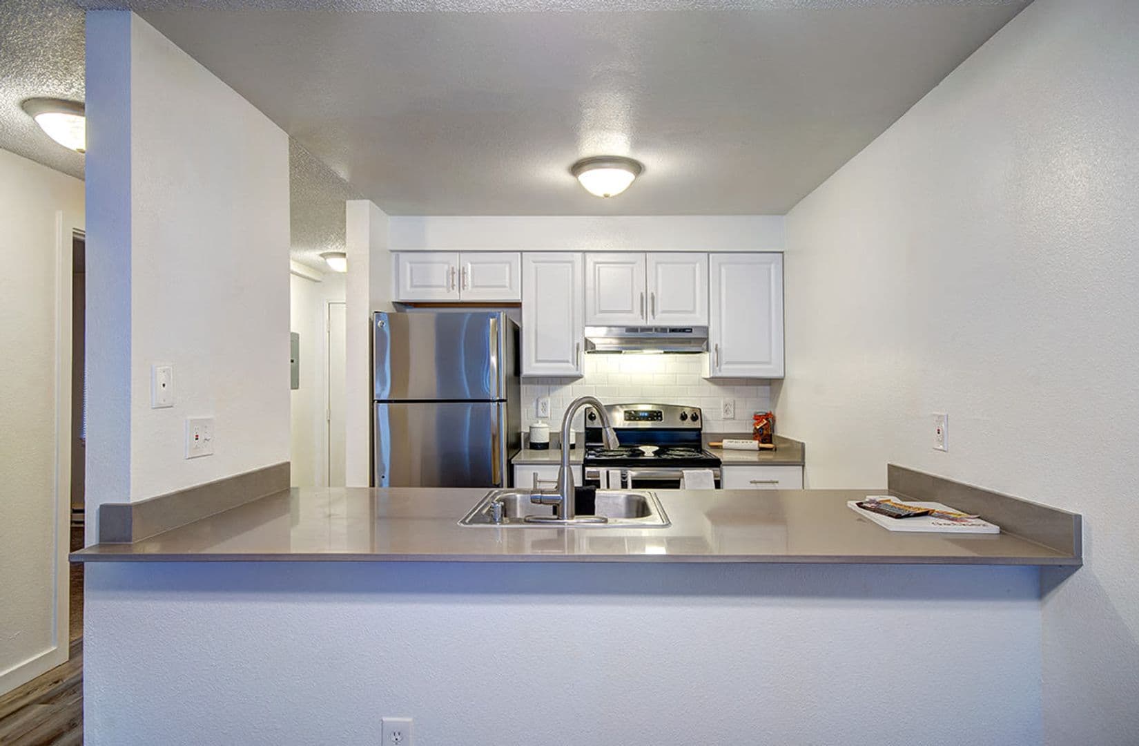Seattle Apartment: 7415 5th Ave NE