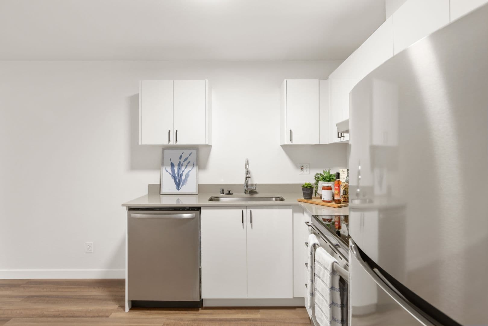 Bellevue Apartment: 11115 NE 2nd St