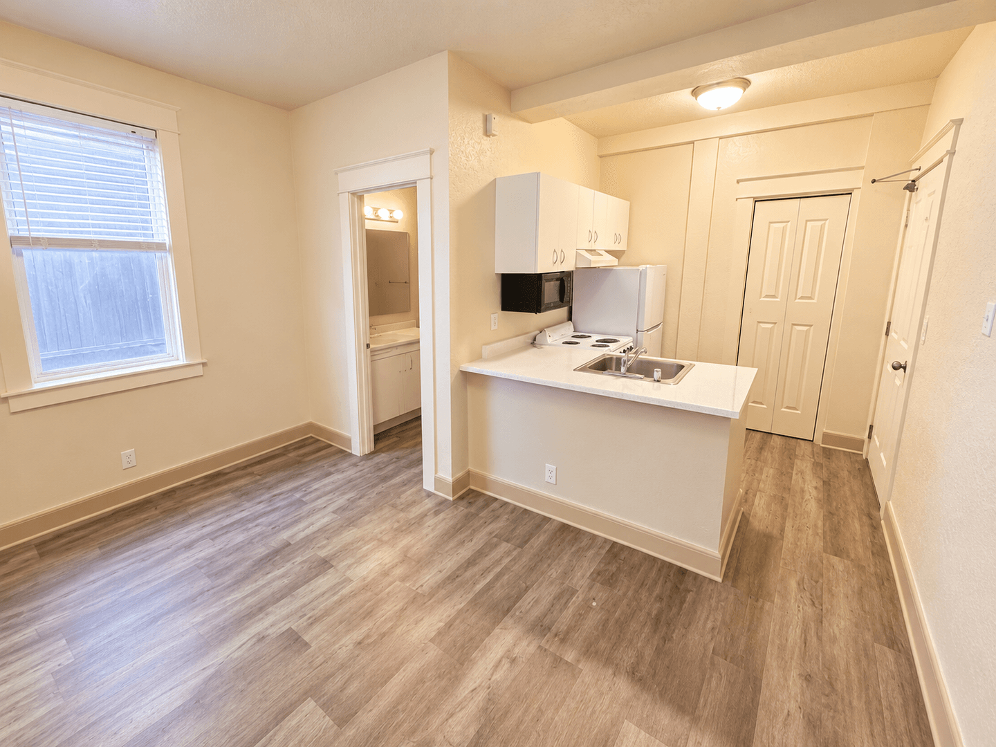 Seattle Apartment: 714 7th Ave