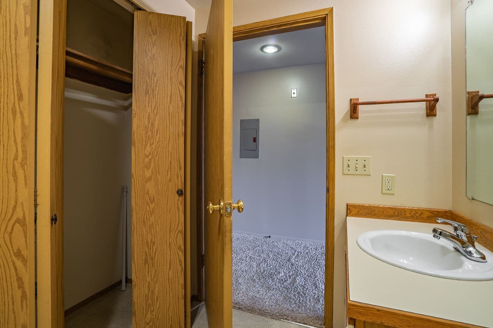 Seattle Apartment: 201 NW 39th St