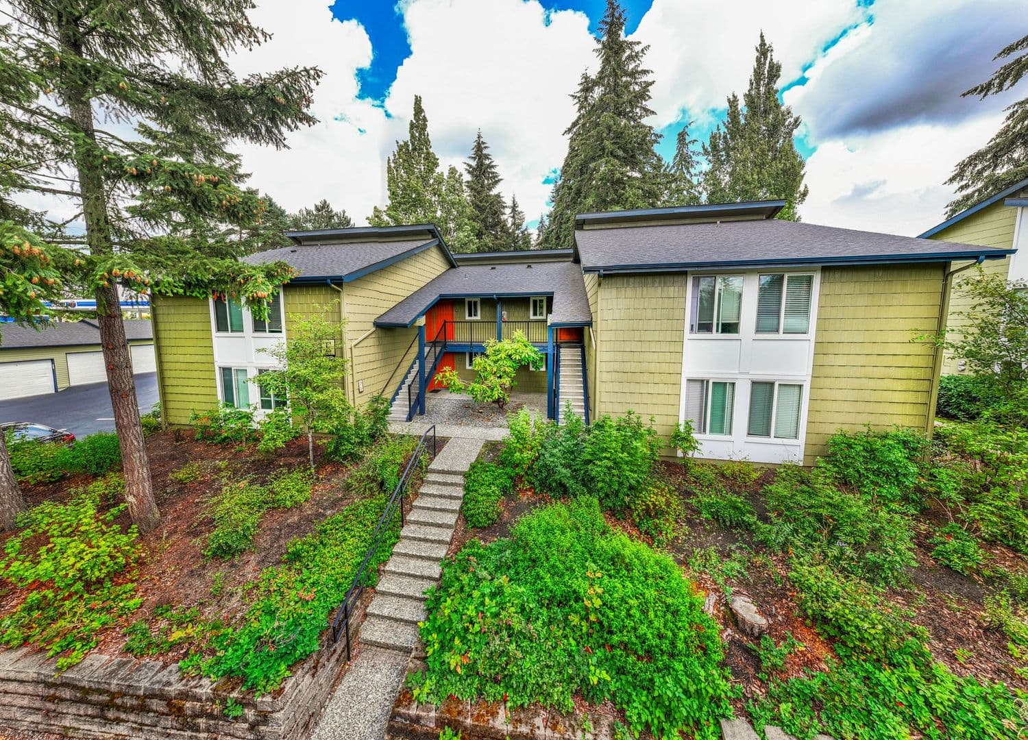 Bellevue Apartment: 14260 SE 18th ST