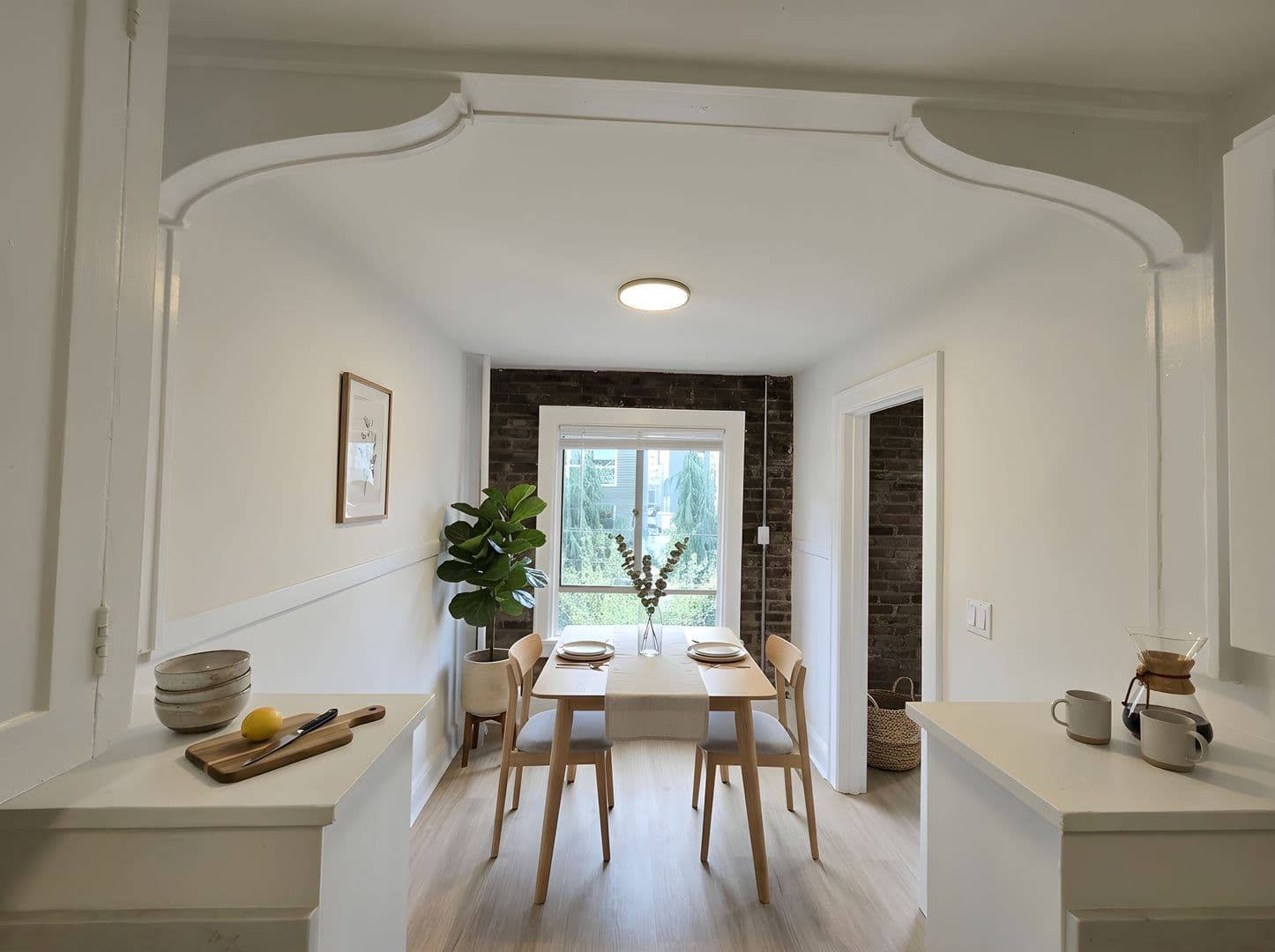 Seattle Apartment: 603 Pontius Ave North