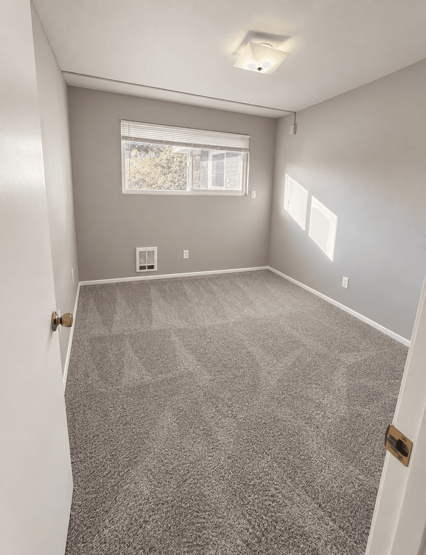 Tukwila Apartment: 14081 58th Avenue S