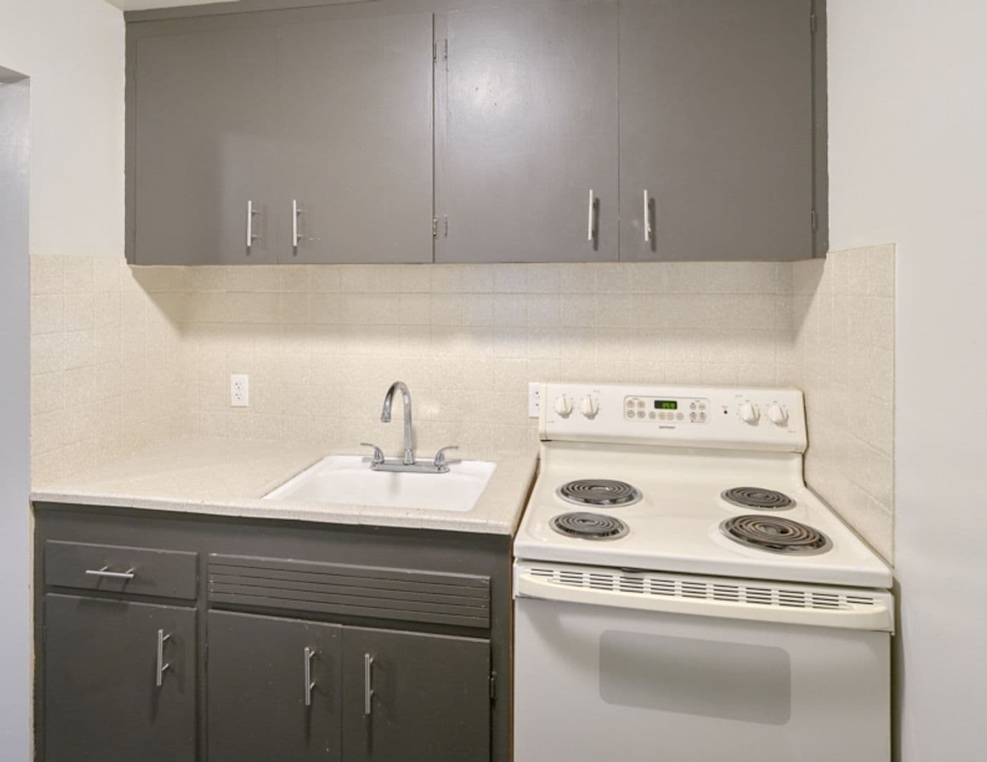 Seattle Apartment: 3430 Rainier Ave S